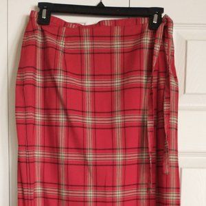 Plaid Skirt - Length to lower calf - Liz Claiborne - Size 10P